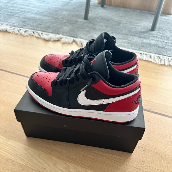 Jordan 1 Low Alternate Bred Toe – Size 10 – Barely Used – With Original Box - Picture 3 of 11